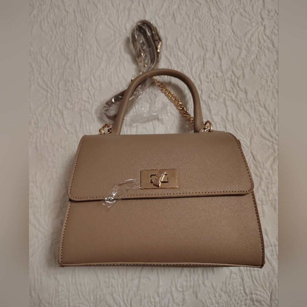 NWOT Ann Klein Elegant Tan Handbag
